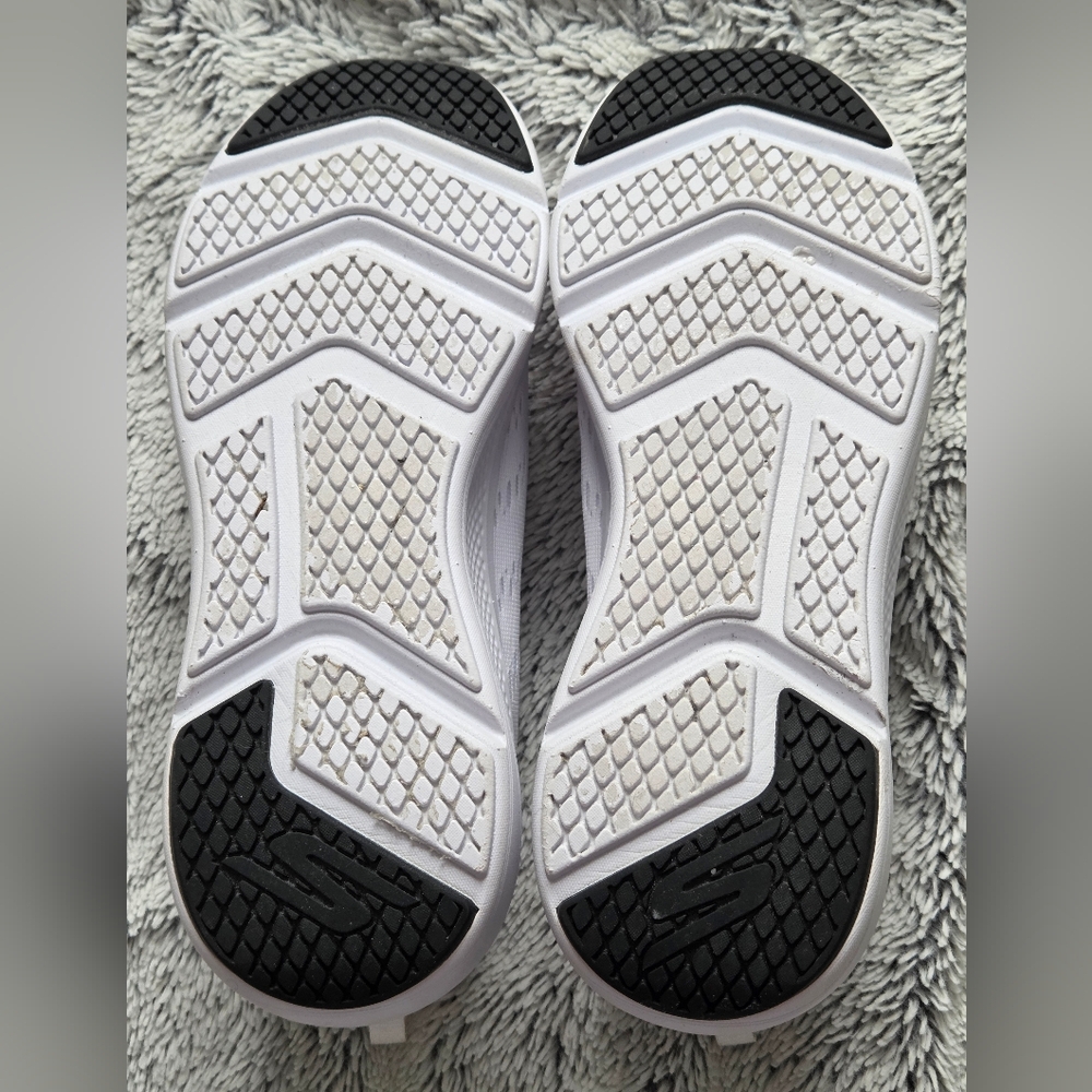 Skechers GoRun Memory Foam White Athletic Shoes - Picture 5 of 5